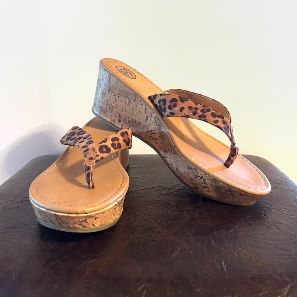 SO Tan Cheetah Sandal 2.5" Wedges Size 9